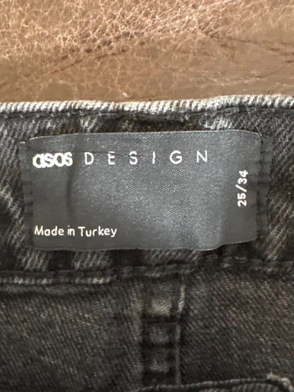 Asos Design High Rise Distressed Jeans - Picture 4 of 6